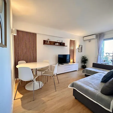 Apartment 2 Bedrooms And 2 Bathrooms With Sea View At Piscis Arroyo Benalmadena